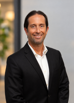 Portrait of Dr Eliot Masek
