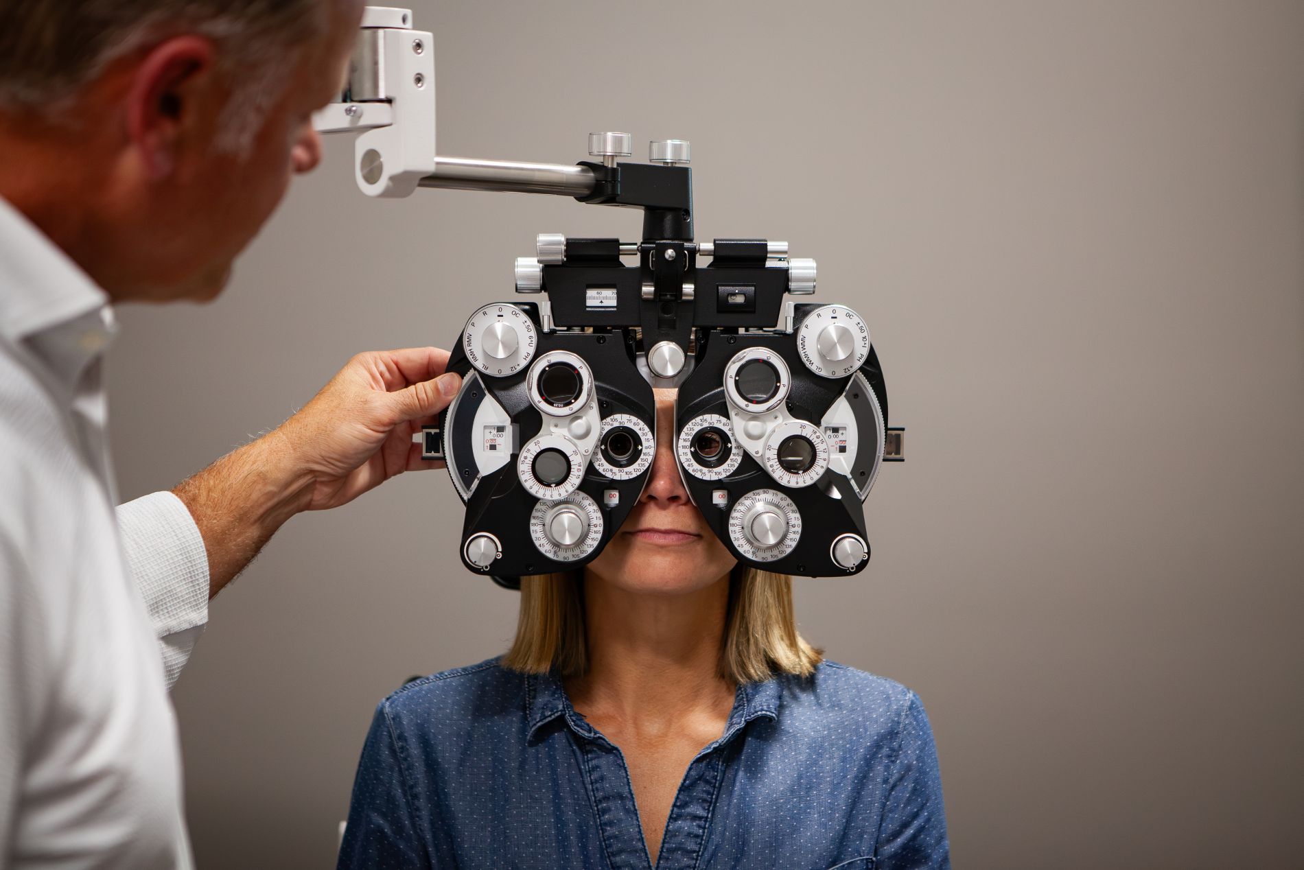 Optician Perform Eye Exam